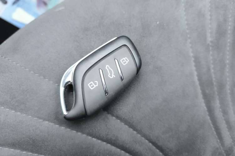 Used Roewe D5X DMH 2024 135 Tech Edition Vehicle Key