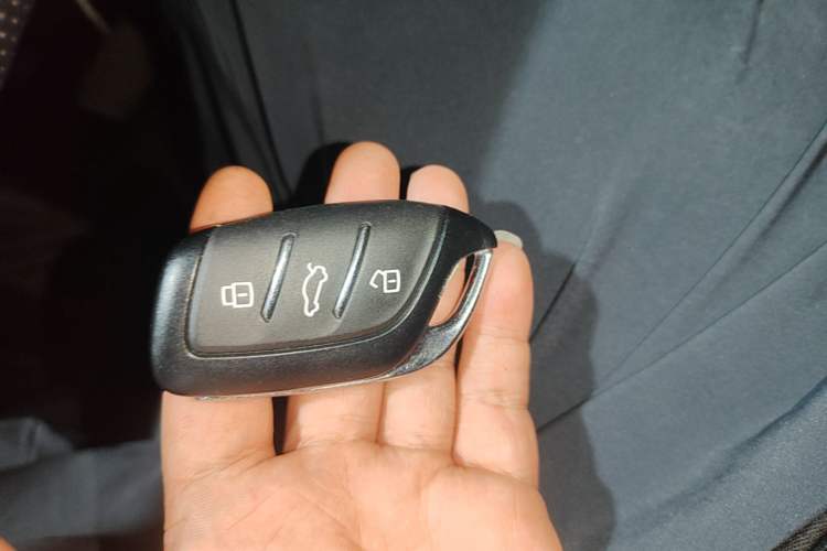 Used Roewe D5X DMH 2024 135 Luxury Edition Vehicle Key