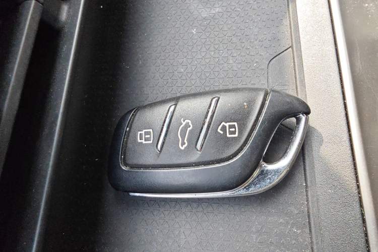 Used Roewe D5X DMH 2024 135 Tech Edition Vehicle Key