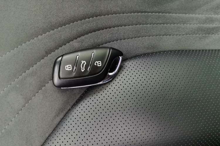 Used Roewe D5X DMH 2024 135 Tech Edition Vehicle Key