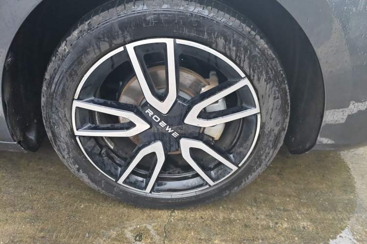 Used Roewe D6 2025 450km Deluxe Edition Right Front Wheel Hub
