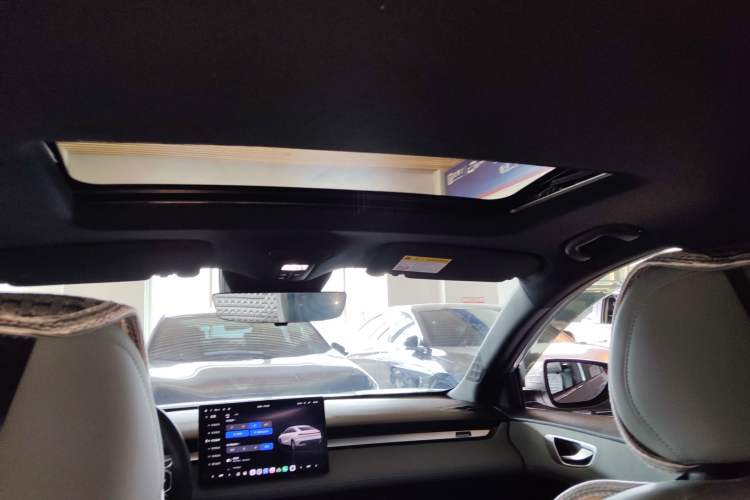Used Roewe D6 2025 520km Smart Enjoyment Version Headliner