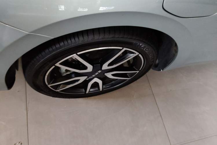 Used Roewe D6 2025 520km Smart Enjoyment Version Left Front Wheel Hub