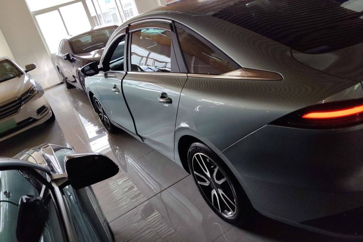 Used Roewe D6 2025 520km Smart Enjoyment Version Left Side