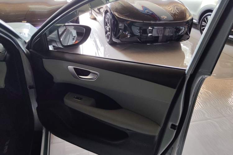Used Roewe D6 2025 520km Smart Enjoyment Version Right Front Door Interior