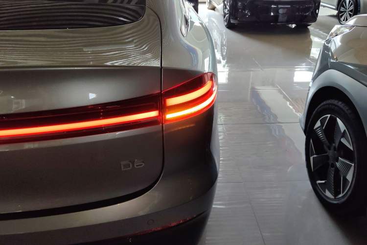 Used Roewe D6 2025 520km Smart Enjoyment Version Right Rear Taillight
