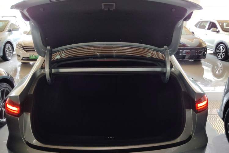Used Roewe D6 2025 520km Smart Enjoyment Version Trunk