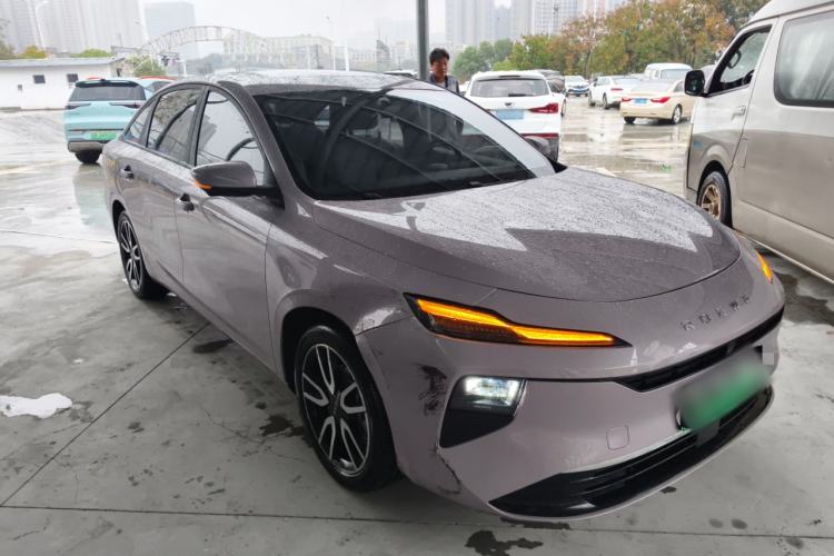 Used Roewe D6 2025 450km Deluxe Edition Front Right 45 Deg