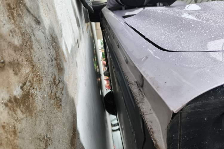 Used Roewe D6 2025 450km Deluxe Edition Left Side Sill