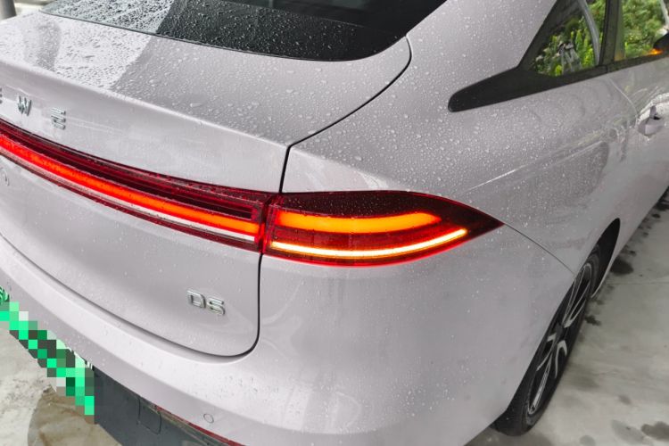 Used Roewe D6 2025 450km Deluxe Edition Right Rear Taillight