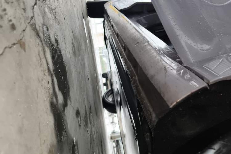Used Roewe D6 2025 450km Deluxe Edition Right Side Sill
