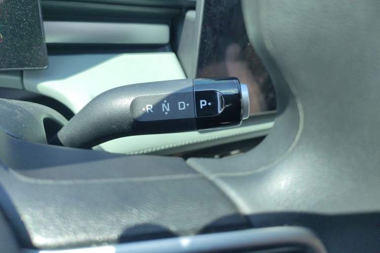 Used Roewe D6 2025 450km Deluxe Edition Gear Lever