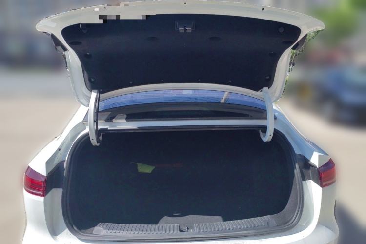 Used Roewe D6 2025 450km Deluxe Edition Trunk