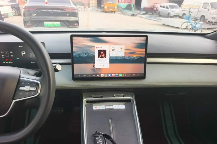 Used Roewe D6 2025 450km Deluxe Edition Audio And AC Panel