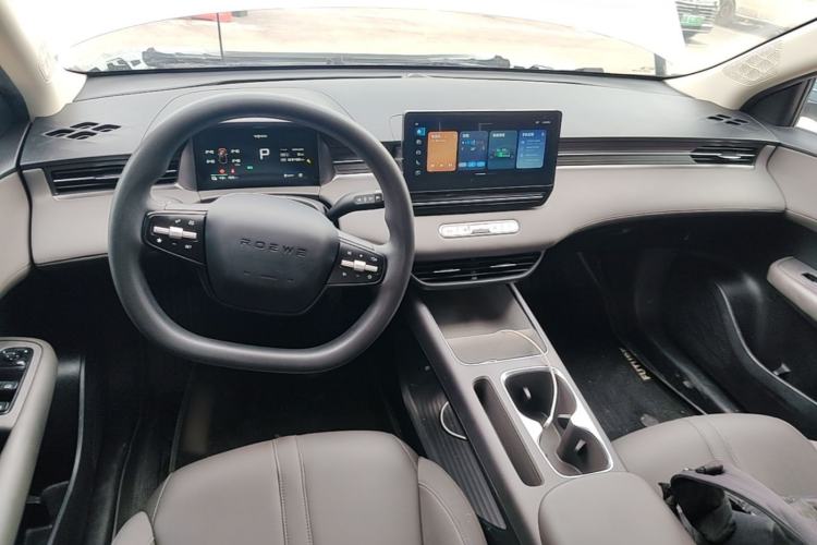 Used Roewe D6 2025 450 km Premium Edition Center Console