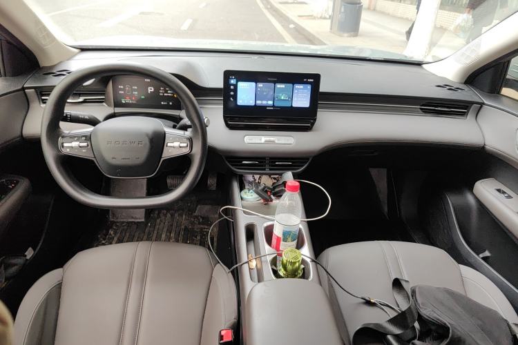 Used Roewe D6 2025 450 km Premium Edition Center Console