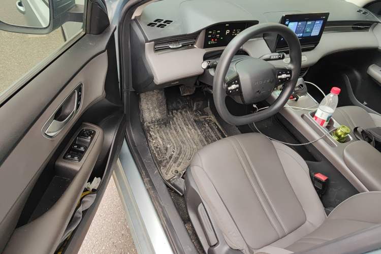 Used Roewe D6 2025 450 km Premium Edition Driver Seat