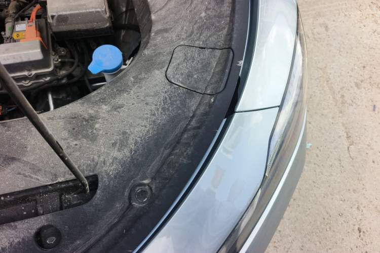 Used Roewe D6 2025 520km Smart Enjoyment Version Engine Bay Left