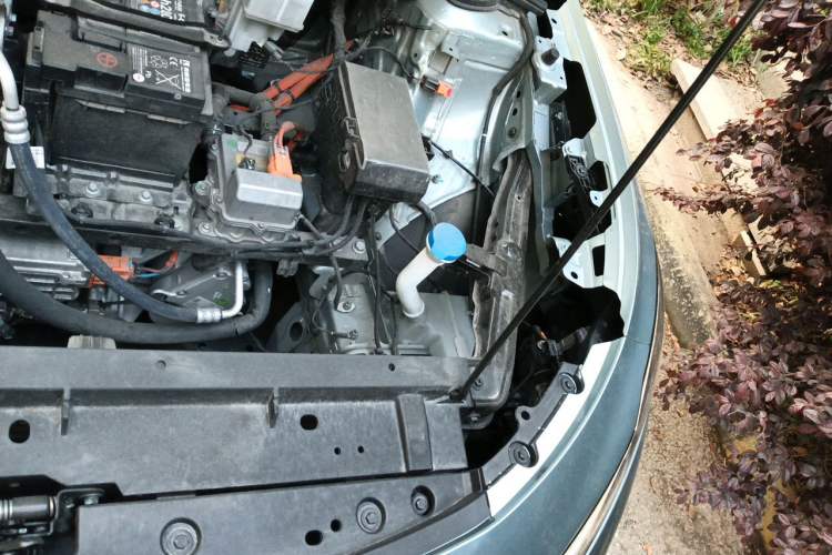 Used Roewe D6 2025 450 km Premium Edition Engine Bay Left