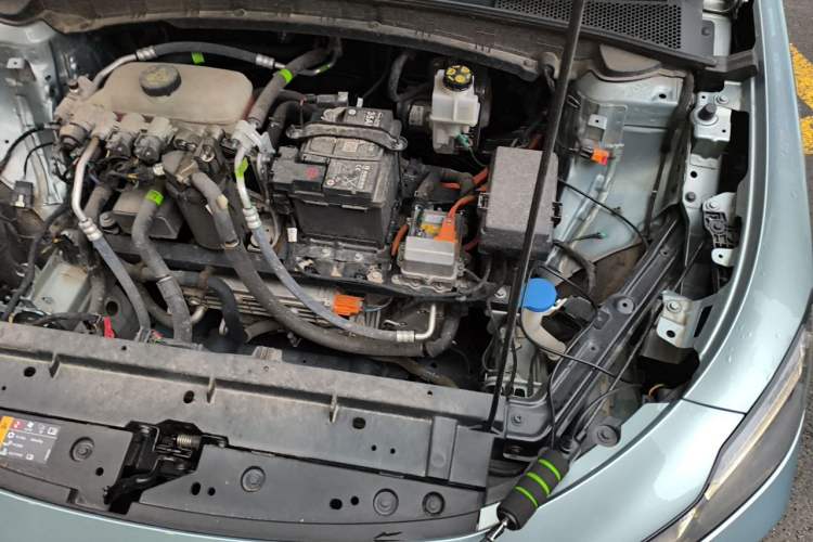Used Roewe D6 2025 450 km Premium Edition Engine Bay Left