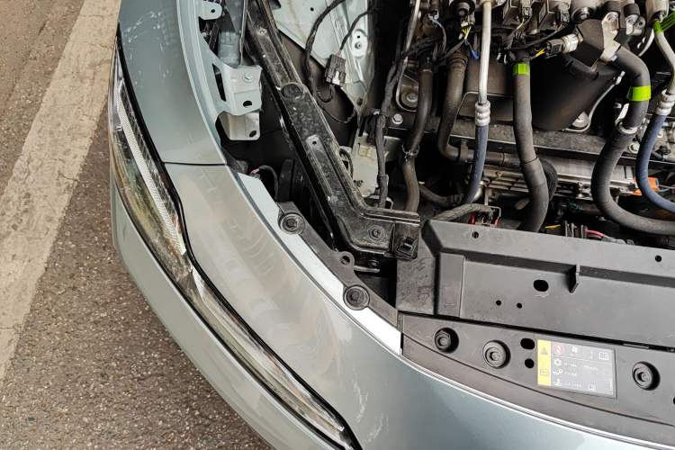 Used Roewe D6 2025 450 km Premium Edition Engine Bay Right