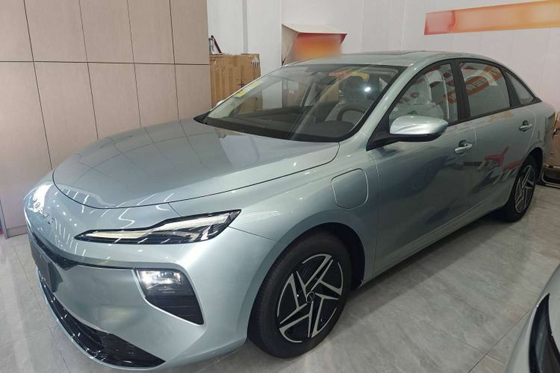 Used Roewe D6 2025 450 km Premium Edition Front Left 45 Deg