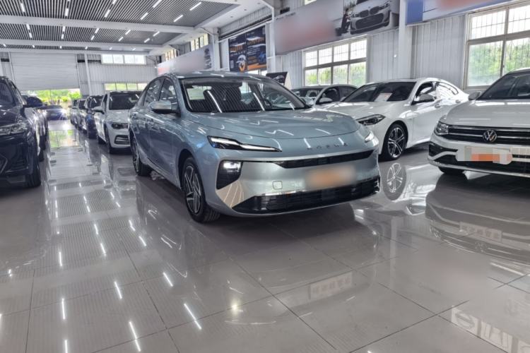 Used Roewe D6 2025 450 km Premium Edition Front Right 45 Deg