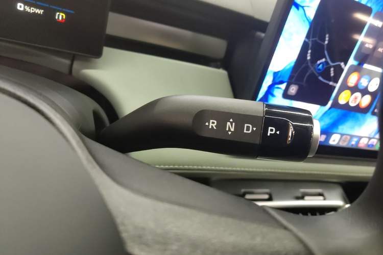 Used Roewe D6 2025 450km Deluxe Edition Gear Lever