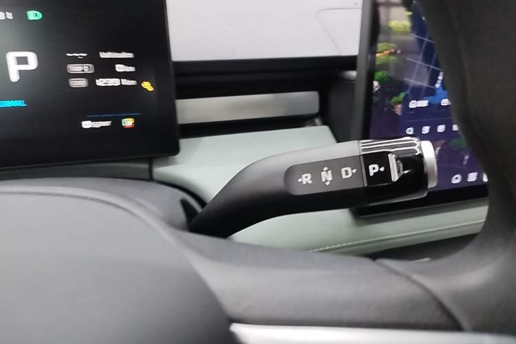 Used Roewe D6 2025 520km Smart Enjoyment Version Gear Lever