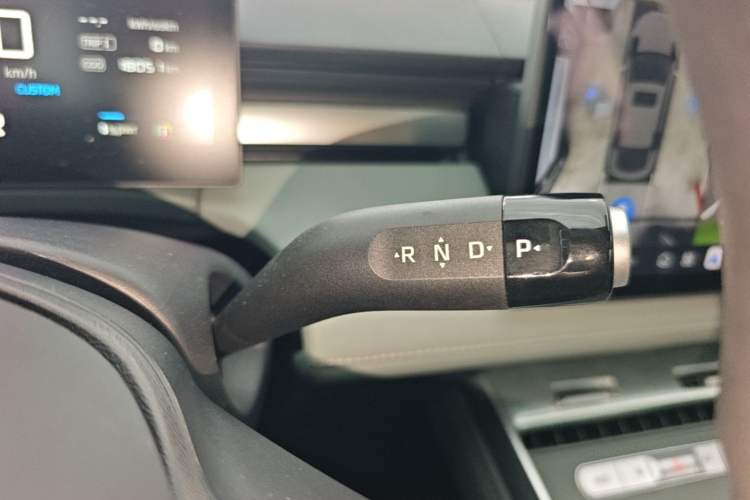 Used Roewe D6 2025 520km Smart Enjoyment Version Gear Lever