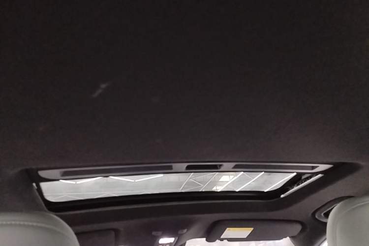 Used Roewe D6 2025 520km Smart Enjoyment Version Headliner