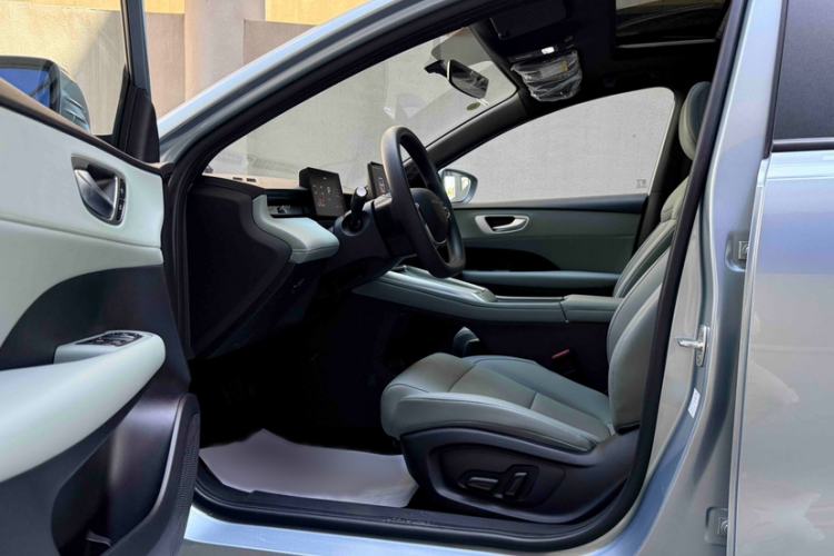 Used Roewe D6 2025 450km Deluxe Edition Interior 1