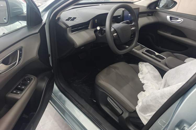Used Roewe D6 2025 450 km Premium Edition Interior 5