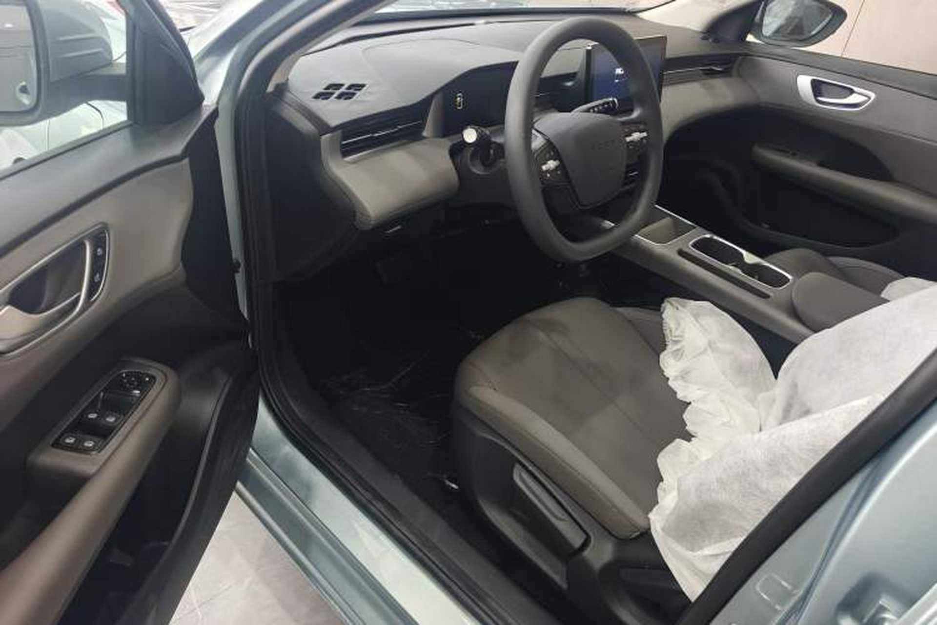 Used Roewe D6 2025 450 km Premium Edition Interior 5