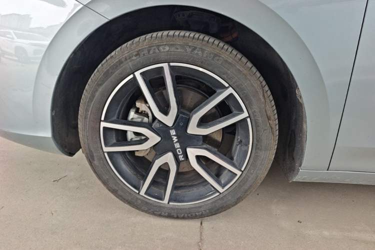 Used Roewe D6 2025 520km Smart Enjoyment Version Left Front Wheel Hub