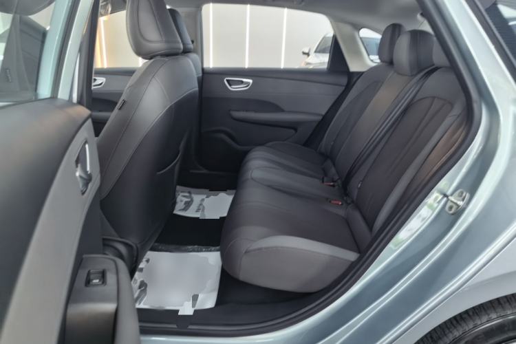 Used Roewe D6 2025 450 km Premium Edition Left Rear Seat