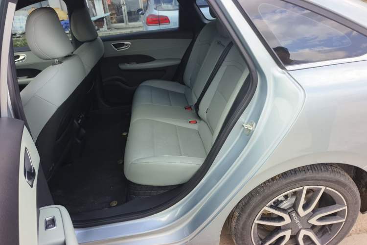 Used Roewe D6 2025 520km Smart Enjoyment Version Left Rear Seat
