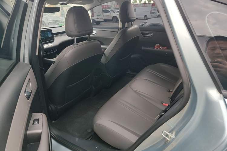 Used Roewe D6 2025 450 km Premium Edition Left Rear Seat