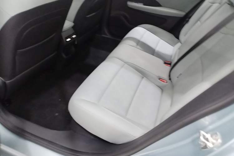 Used Roewe D6 2025 520km Smart Enjoyment Version Left Rear Seat