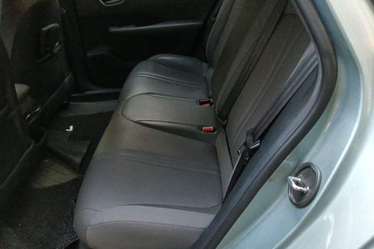 Used Roewe D6 2025 450 km Premium Edition Left Rear Seat