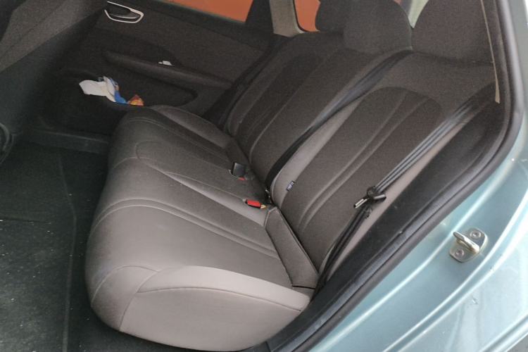 Used Roewe D6 2025 450 km Premium Edition Left Rear Seat