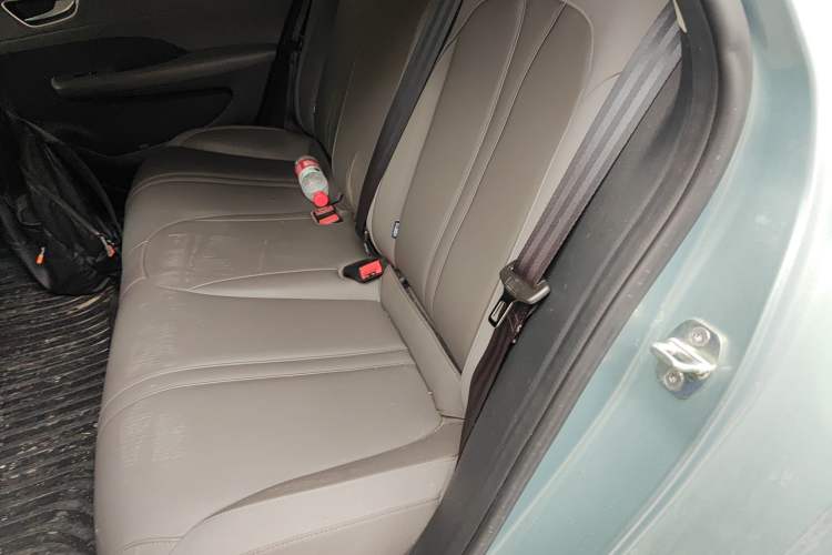 Used Roewe D6 2025 450 km Premium Edition Left Rear Seat