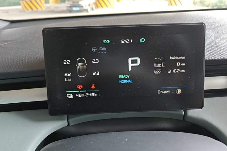 Used Roewe D6 2025 520km Smart Enjoyment Version Odometer Close Up