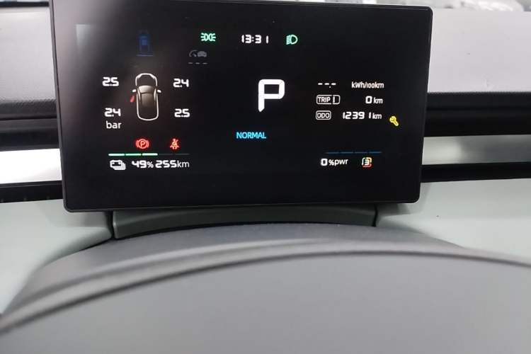 Used Roewe D6 2025 520km Smart Enjoyment Version Odometer Close Up