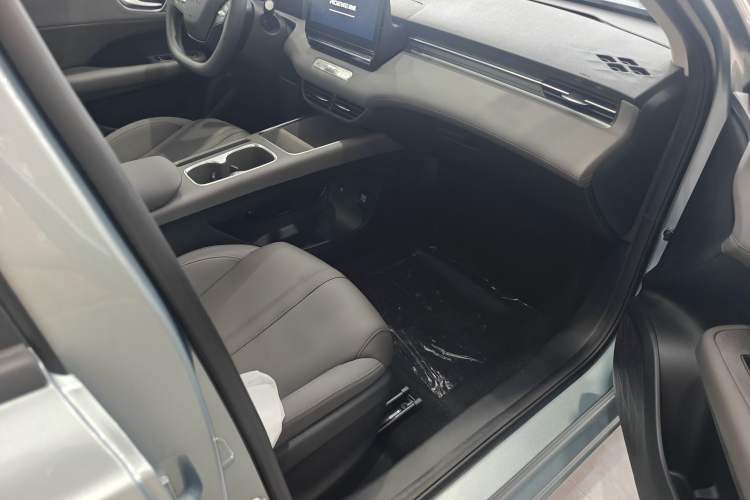 Used Roewe D6 2025 450 km Premium Edition Right Front Seat