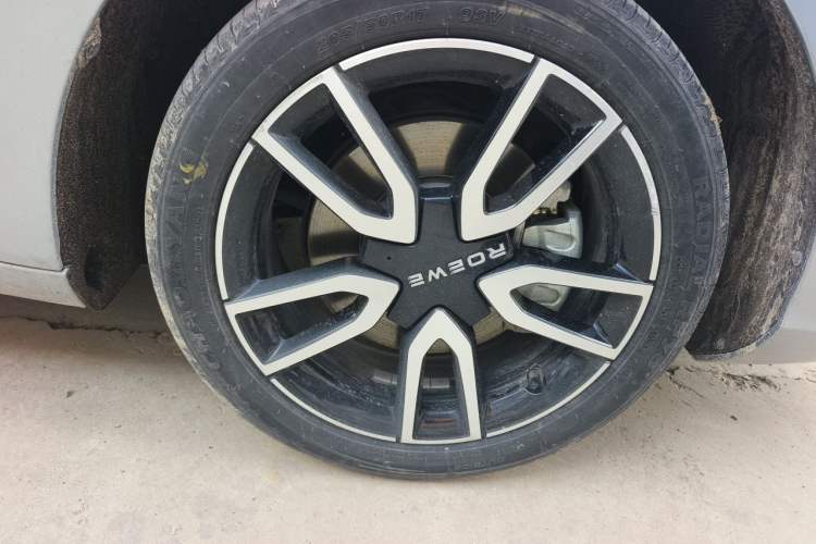 Used Roewe D6 2025 520km Smart Enjoyment Version Right Front Wheel Hub