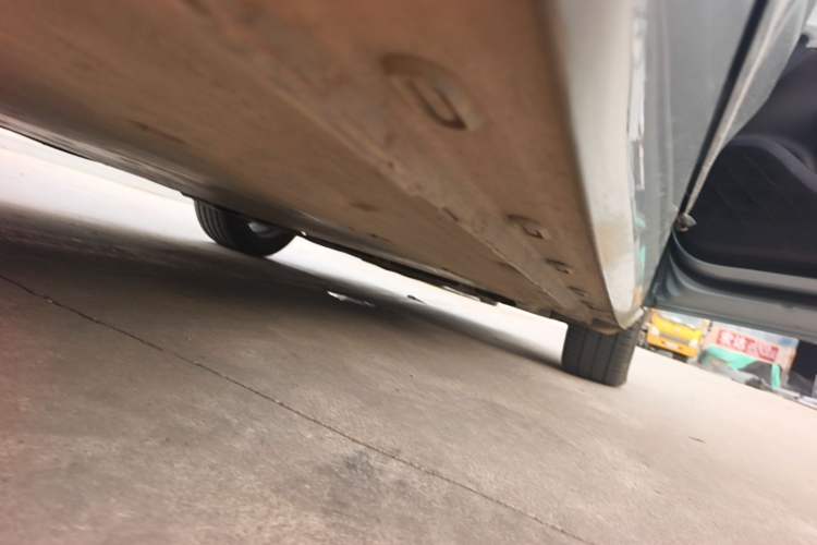 Used Roewe D6 2025 450km Deluxe Edition Right Side Sill