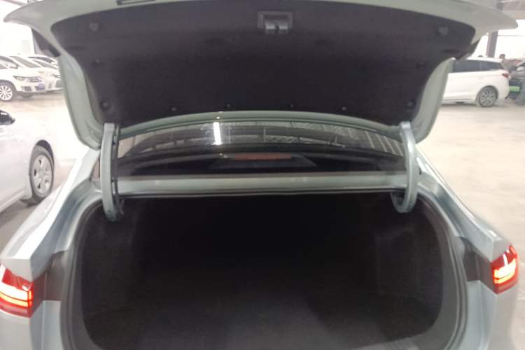 Used Roewe D6 2025 520km Smart Enjoyment Version Trunk