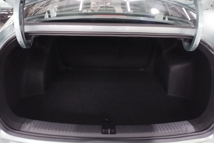 Used Roewe D6 2025 520km Smart Enjoyment Version Trunk