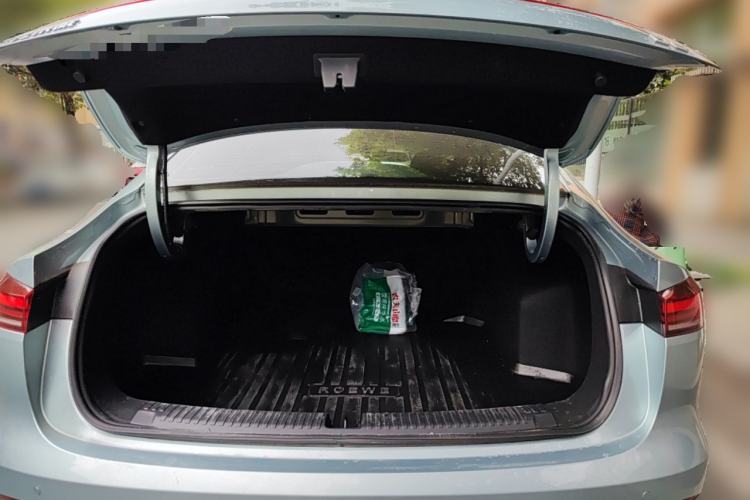 Used Roewe D6 2025 450 km Premium Edition Trunk